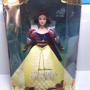 "2000"  Disney's Enchanted Princess, Snow White-----MIB